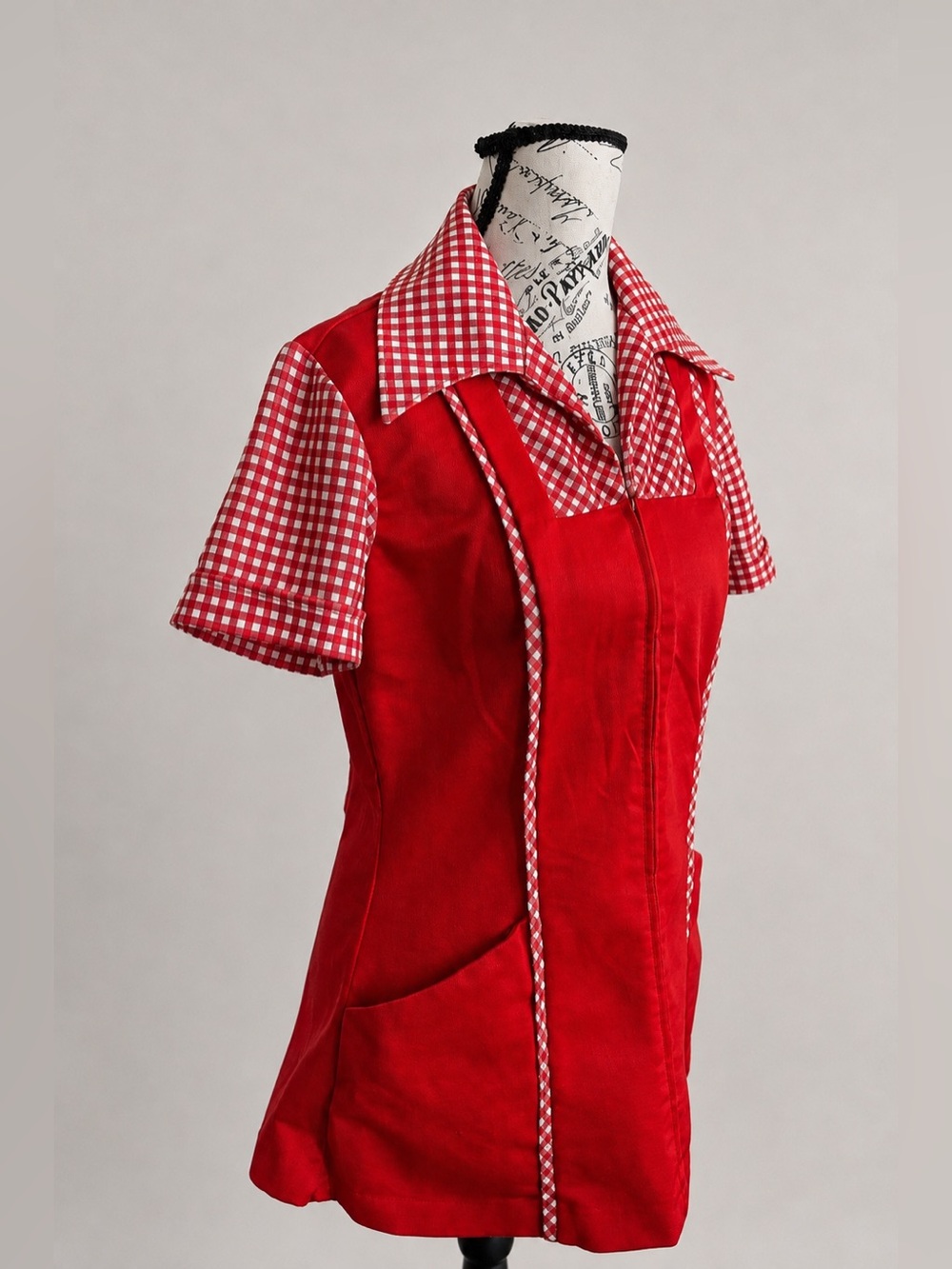 Vintage 70s Red Gingham Waitress Uniform Dress Zip Front Mod Diner Smock Dagger